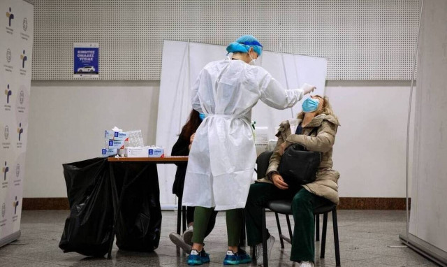 Κρούσματα σήμερα: Στην Αττική οι 762 μολύνσεις -  163 στη Θεσσαλονίκη