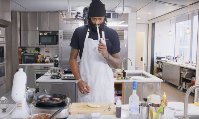 Σταρ του ΝΒΑ στα χνάρια του... Πετρετζίκη – Απέκτησε εκπομπή μαγειρικής (video)