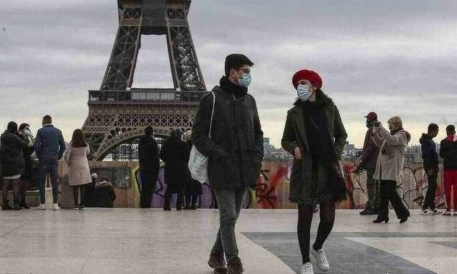 Γαλλία: Στο χαμηλότερο επίπεδο από τον περσινό Σεπτέμβριο ο μέσος ημερήσιος αριθμός κρουσμάτων