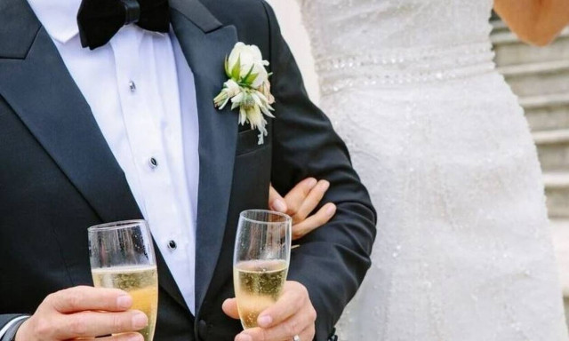 Αναστάτωση στην Αμαλιάδα: Γλέντι γάμου με... 500 καλεσμένους - Δικογραφία σε βάρος του γαμπρού