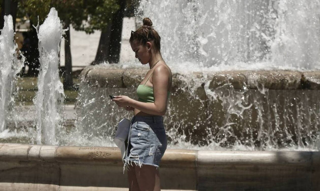 Καιρός: Πού ξεπέρασε το θερμόμετρο τους 36 βαθμούς – Πιο άστατος ο καιρός αύριο