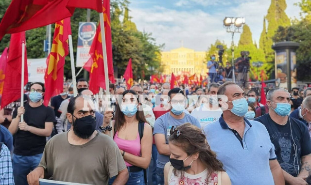 Ρεπορτάζ Newsbomb.gr: Μεγάλη συγκέντρωση του ΚΚΕ στο Σύνταγμα - Ομιλία Κουτσούμπα