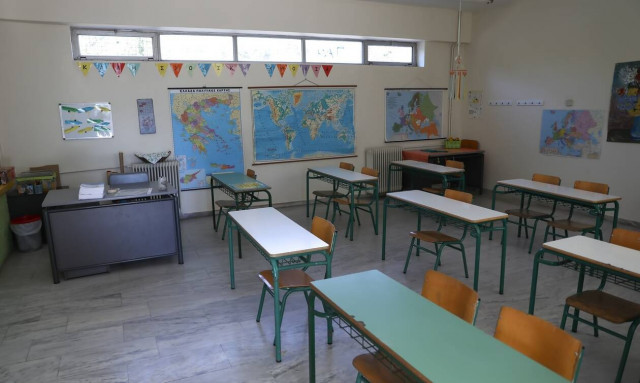 Ο σάτυρος δάσκαλος έστειλε 45 σελίδες μηνύματα σε μια από τις μαθήτριες που παρενόχλησε σεξουαλικά