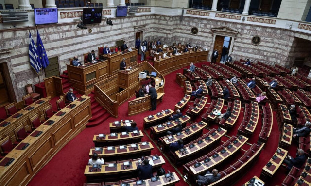 Σε τροχιά πλήρους ανοσίας η Βουλή - 200 βουλευτές έχουν εμβολιαστεί