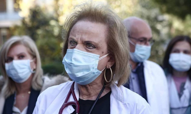 Ατύχημα για την Ματίνα Παγώνη - Έσπασε το χέρι της