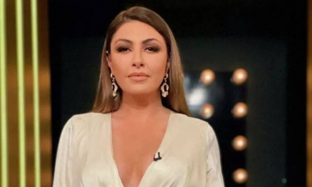 Έλενα Παπαρίζου: «Στενοχωρήθηκα» τόσο μετά τα σχόλια για τα κιλά μου που έφαγα ένα μπέργκερ!