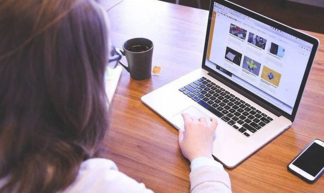 Άρση μέτρων: Μειώνεται στο 25% η τηλεργασία σε δημόσιο και ιδιωτικό τομέα