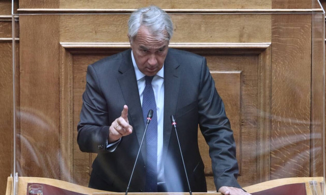 Υπουργείο Εσωτερικών: Τροπολογία- «μπλόκο» στους Χρυσαυγίτες