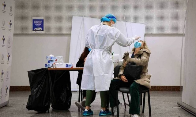 Καπραβέλος στο Newsbomb.gr: Πολύ αργό το τείχος ανοσίας - Φοβόμαστε τις εξάρσεις το καλοκαίρι