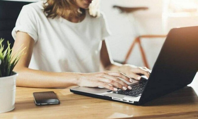 Τηλεργασία: Από ρεύμα μέχρι και ενοίκιο θα πληρώνει ο εργοδότης στον εργαζόμενο