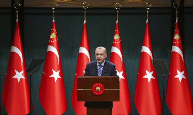 Φθηνοί αντιπερισπασμοί Ερντογάν: Εγκαινίασε τον ψηλότερο πύργο στην Ευρώπη ενώ η φτώχεια «θερίζει»