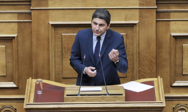 Οι «Λευτεράκηδες» της πολιτικής που εκθέτουν τον πρωθυπουργό