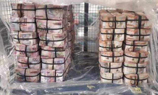 Λονδίνο: Τον σταμάτησαν για έλεγχο - «Άφωνοι» οι αστυνομικοί με αυτό που βρήκαν στις τσάντες