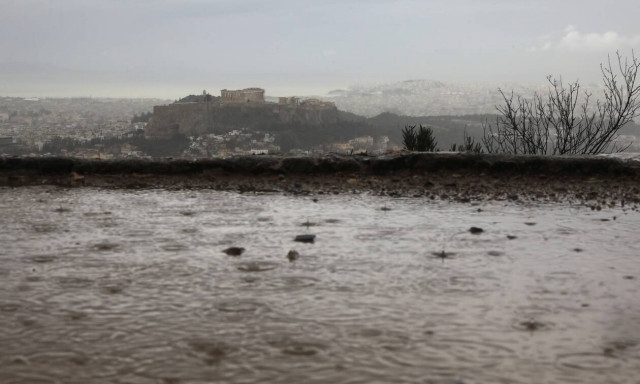 Καιρός: Με βροχές και καταιγίδες φεύγει ο Μάιος - Πού θα είναι έντονα τα φαινόμενα την Δευτέρα