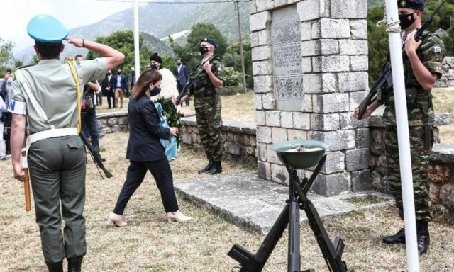 Σακελλαροπούλου: «Παντοτινή έμπνευση η θυσία των Σουλιωτών»