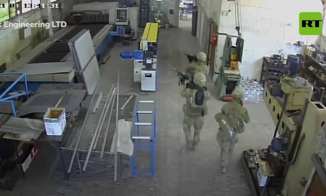 Βουλγαρία: Απίστευτη γκάφα του αμερικανικού στρατού - Μπούκαραν οπλισμένοι σε... εργοστάσιο