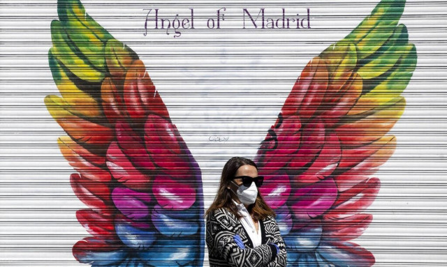 Κορονοϊός - Ισπανία: Όσο μειώνονται οι μολύνσεις σκέφτονται τη χαλάρωση χρήσης της μάσκας