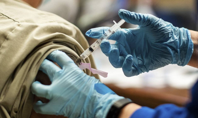 ECDC- Covid-19: Περιορισμένα τα άμεσα οφέλη από τον εμβολιασμό εφήβων