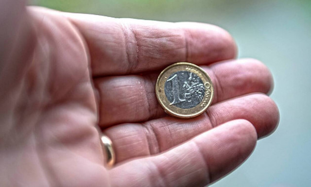 Τα παράδοξα για όσους οφείλουν έως 1 ευρώ στο Δημόσιο