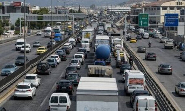 Κίνηση ΤΩΡΑ: Mποτιλιάρισμα χιλιομέτρων στον Κηφισό – Πού υπάρχουν προβλήματα