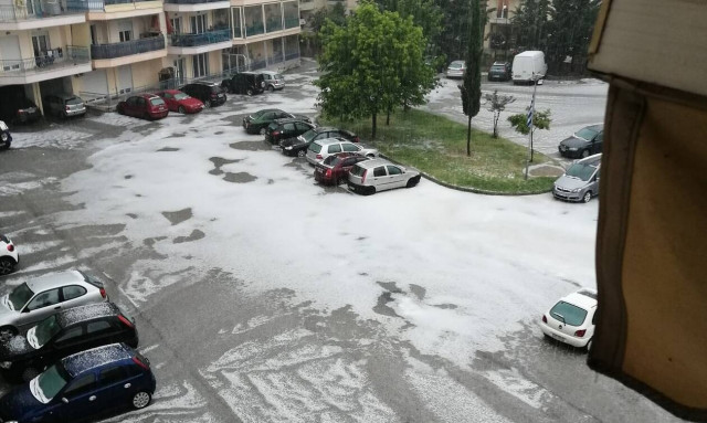 Ξάνθη: Βούλιαξαν οι δρόμοι – Ισχυρή καταιγίδα και χαλάζι (pics - vid)