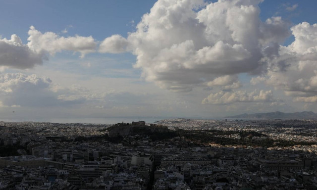 Καιρός τώρα: Επιμένει την Τετάρτη η συννεφιά - Πότε θα επιστρέψει το καλοκαίρι