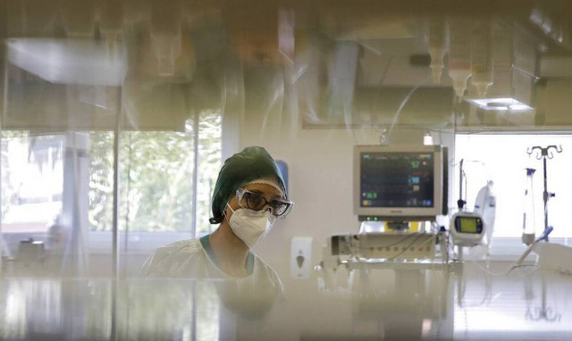 Κορονοϊός: Η «μάχη» για να αποτραπεί το τέταρτο κύμα - Η περίπτωση του 65χρονου τουρίστα