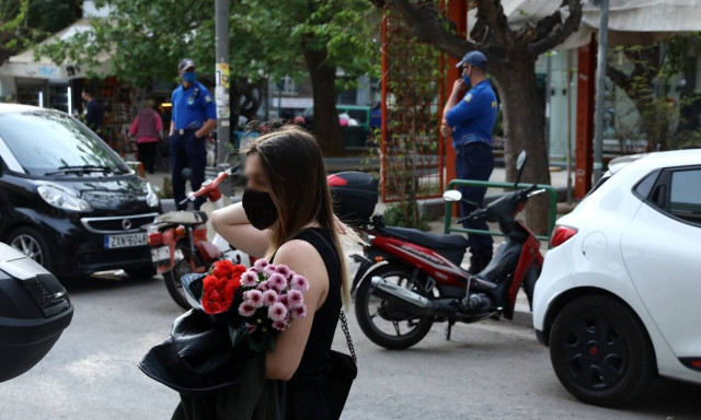 Παυλάκης: Δεν πετάμε τις μάσκες το καλοκαίρι - Νομοτέλεια το τέταρτο κύμα από φθινόπωρο