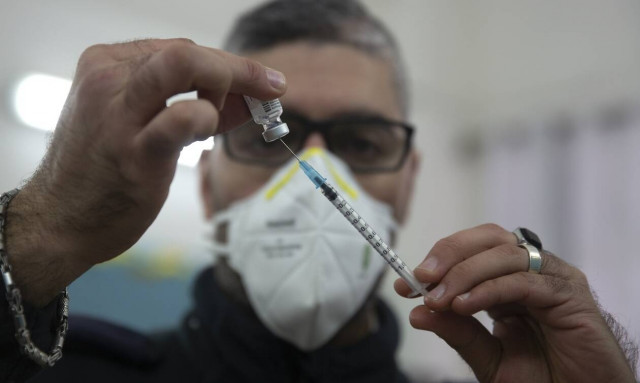 Covid-19: Πιθανή σχέση του εμβολίου της Pfizer με περιπτώσεις μυοκαρδίτιδας «βλέπει» το Ισραήλ