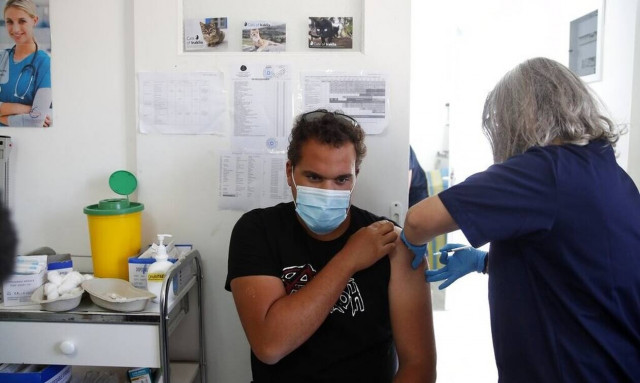 Δημοσκόπηση: Τι ποσοστό τάσσεται υπέρ των εμβολίων - Υπάρχει ανησυχία για τις μεταλλάξεις;