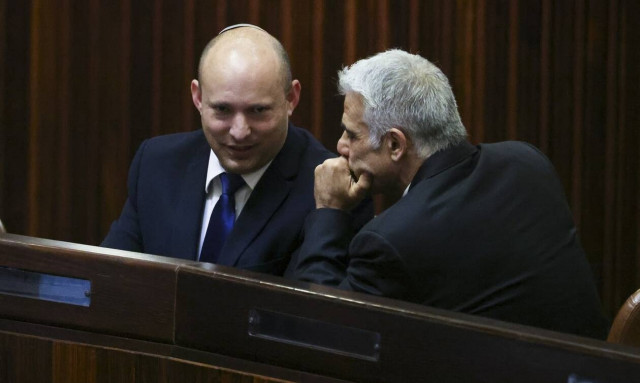 Ισραήλ: Ψήφο εμπιστοσύνης από την Κνεσέτ αναζητεί η κυβέρνηση «αλλαγής» που ρίχνει τον Νετανιάχου