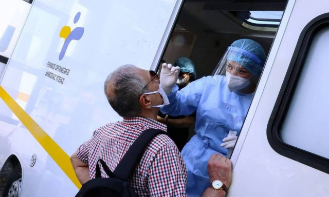 Κρούσματα σήμερα: Στην Αττική οι 564 μολύνσεις - 103 στη Θεσσαλονίκη