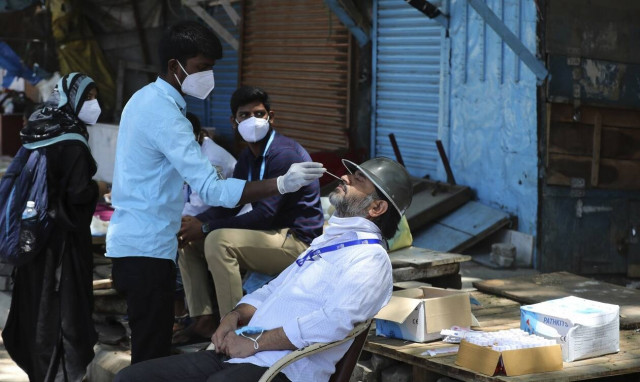 Ινδία- Covid-19: Πάνω από 27 θάνατοι και 132.000 νέα κρούσματα σε 24 ώρες