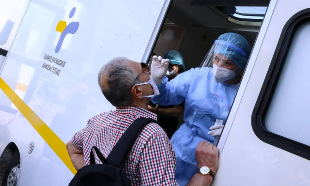 Τζανάκης για την παραλλαγή κορονοϊού στην Κρήτη: Φέρει 30 μεταλλάξεις