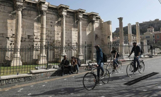 Greece records 932 new coronavirus cases, 35 deaths, 416 intubated in the last 24 hours