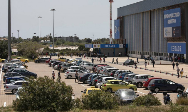 Κρούσματα σήμερα: 447 νέες μολύνσεις στην Αττική και 85 στη Θεσσαλονίκη - Αναλυτικά η διασπορά