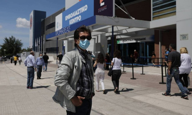 Κορονοϊός: Έρχεται το τείχος της ανοσίας στην Ελλάδα; Τι λένε οι επιστήμονες