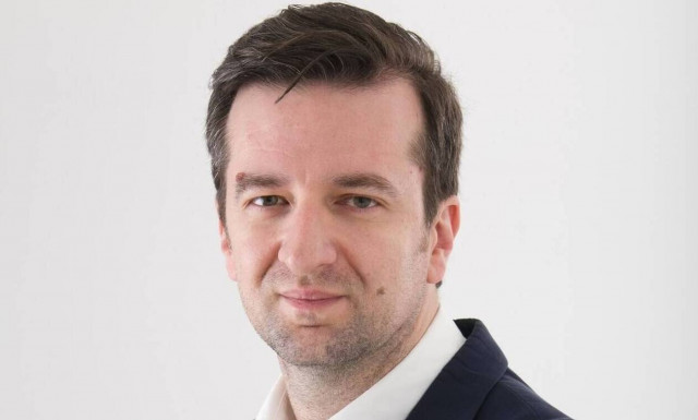 Βλάχος στο Newsbomb.gr: Στήνουν fake δημοσκοπήσεις για να διαλύσουν το ΚΙΝΑΛ