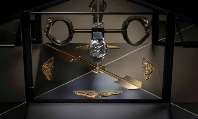 Η Aston Martin σπάει τα… χρονόμετρα!