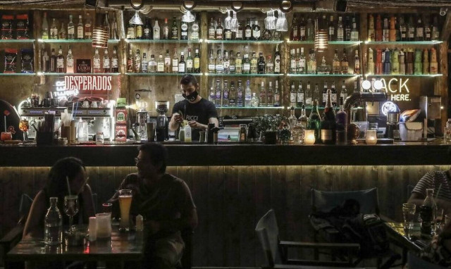 Θεσσαλονίκη: «Καμπάνα» 3.300 ευρώ σε ιδιοκτήτη στη Χαλκιδική για υπέρβαση ωραρίου