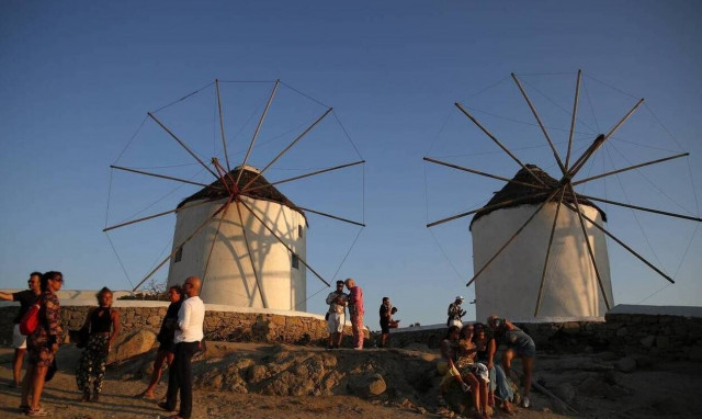 Τουρισμός για όλους: Ποιοι θα μοιραστούν την επιδότηση - Πώς θα γίνει η επιλογή των δικαιούχων