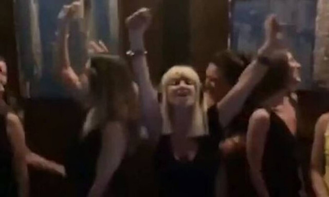 Ντουμπάι: Ελληνικό πάρτι και ξεφάντωμα μόνο για εμβολιασμένους (video)