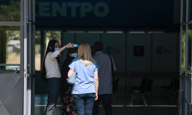 Κορονοϊός: «Απρόβλεπτη η εξέλιξη - Τέταρτο κύμα της πανδημίας, αν δεν εμβολιαστούν οι πολίτες»