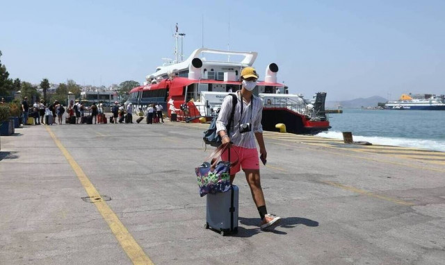 Καπραβέλος στο Newsbomb.gr: Μεγάλο το «ρεζερβουάρ» ανεμβολίαστων – Τα δύο σενάρια για το καλοκαίρι