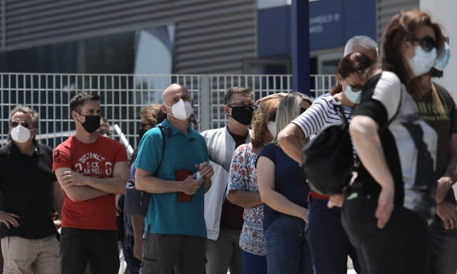 Κορονοϊός - Θεμιστοκλέους: Την Πέμπτη «ανοίγει» η πλατφόρμα για τους 25 - 29 με όλα τα εμβόλια