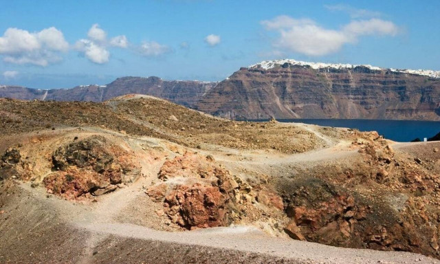 Τραγωδία στη Σαντορίνη: Πέθανε 83χρονος την ώρα που έκανε μπάνιο στην Παλαιά Καμμένη