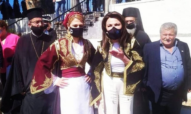 Ιωάννα Σφηνιά: Η νεαρή Κρητικιά που σαγήνεψε τη Γιάννα Αγγελοπούλου μιλά στο Newsbomb.gr