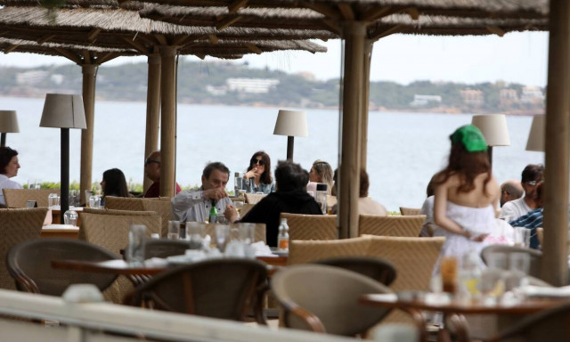 Εστίαση μουσική