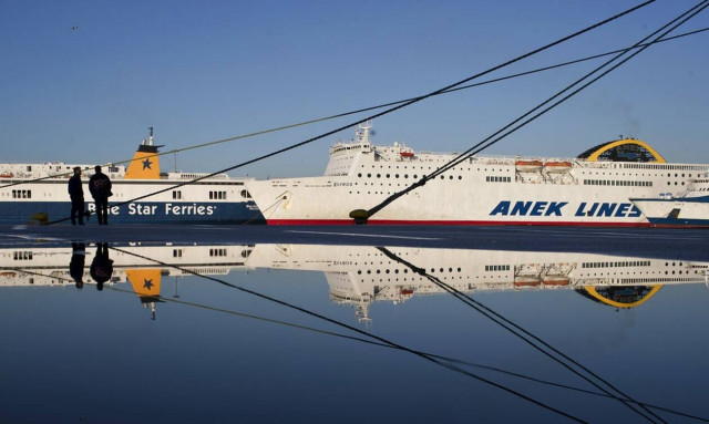 Δεμένα πλοία την Πέμπτη 10 Ιουνίου - Αίτημα να κηρυχθεί παράνομη και καταχρηστική η απεργία