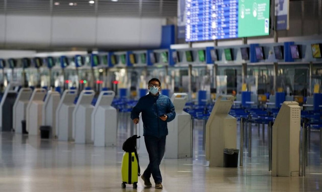 ΗΠΑ: CDC και Στέιτ Ντιπάρτμεντ χαλαρώνουν τις ταξιδιωτικές τους συστάσεις και για την Ελλάδα